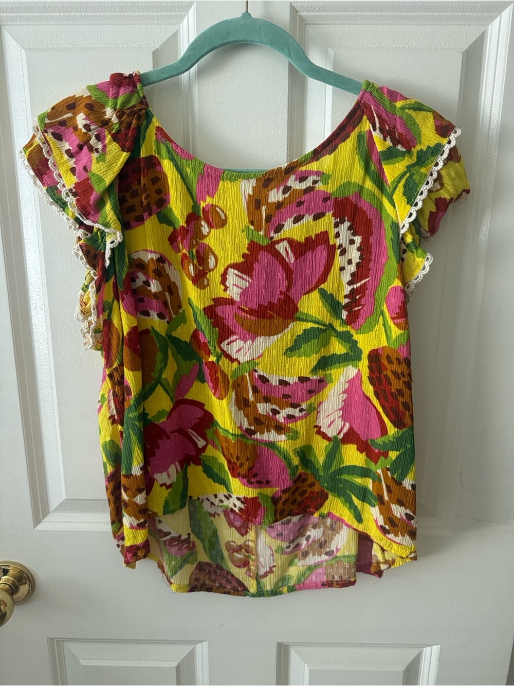 C&C California Yellow Floral Flutter Sleeve Blouse with Pink Accents